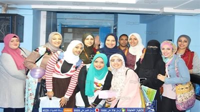 خير على الماشي.. مثلث بناتي يقود الفتيات للتطوع (صور)