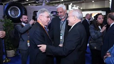 وزير الإنتاج الحربي يستقبل مدير عام مركز الملك عبد الله الثاني للتصميم والتطوير