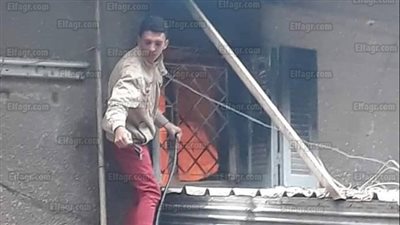 الدفع بـ3 سيارات إطفاء للسيطرة على حريق شب داخل 4 شقق سكنية بحلوان (صور)