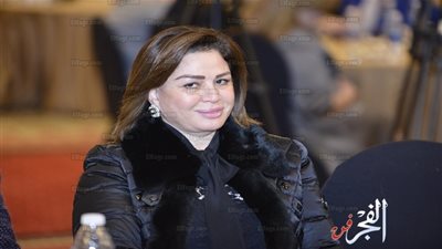 وصول إلهام شاهين لحفل توقيع مذاكرات عادل حمودة (صور)