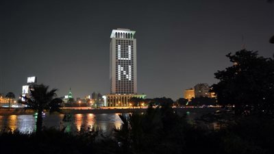 السفير المصري بلندن يبحث مع العموم البريطاني إلغاء قرار حظر الطيران إلى شرم