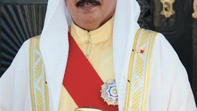 حكومة البحرين الجديدة تؤدي اليمين الدستورية