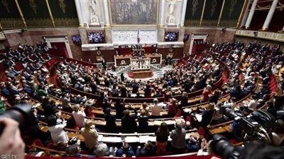 فرنسا: أحزاب اليسار تعتزم تقديم مذكرة لسحب الثقة من الحكومة