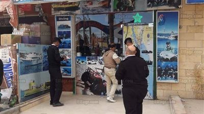 غلق 9 مكاتب بيع رحلات سفاري ومغسلة وكافيه لإدارتهما بدون ترخيص في حملة لشرطة مرافق البحر الأحمر (صور)