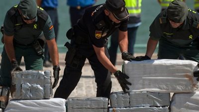 الشرطة الإسبانية تفكك أكبر شبكة للاتجار بالمخدرات