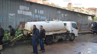 شفط  مياه الأمطار من شوارع مطوبس في كفرالشيخ (صور)
