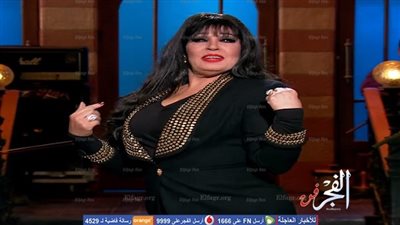 فيفي عبده تتعرض لموقف محرج على الهواء (فيديو)
