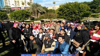  قنصوة يشارك في تنظيف حديقة الشلالات البحرية بالإسكندرية (فيديو)