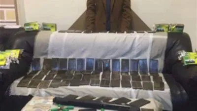 ضبط عاطل بحوزته 78 طربة حشيش وسلاح ناري في بلبيس