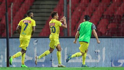 الوحدة يسقط أمام التعاون بخطأ من عواد