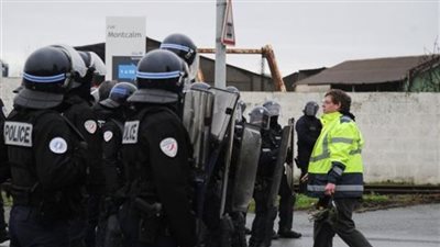 عاجل.. الشرطة الفرنسية تعلن إضراب مفتوح 