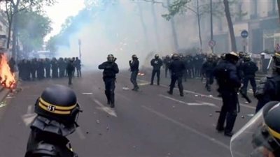 الشرطة الفرنسية: هناك نحو 1500 محتج في شارع الشانزليزيه بباريس