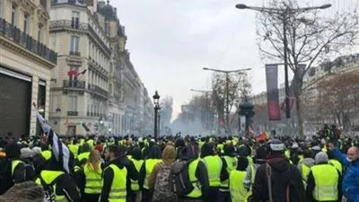 الشرطة الفرنسية تغلق الشوارع المؤدية إلى ساحة 