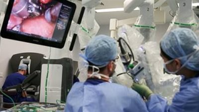 قريبا.. روبوت جديد يجري عمليات الولادة القيصرية