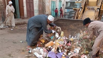 رفع  413 طن مخلفات بمدن قوص ونقاده والوقف