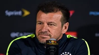 عاجل.. أول رد من مدرب البرازيل على قيادة الأهلي