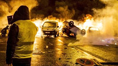 عاجل - السعودية| أكثر من 12 دولة تحذر مواطنيها من مظاهرات باريس