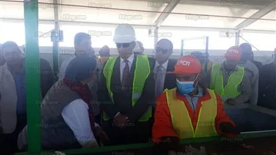 بتكلفة 60 مليون جنيهًا.. محافظ البحر الأحمر يفتتح مصنع تدوير القمامة بالغردقة (صور)