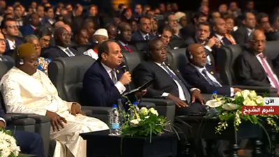 السيسي: زملائي في مصر كانوا بيقولولي 