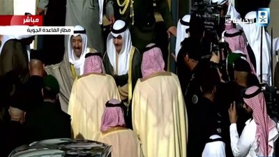 عاجل.. خادم الحرمين يستقبل أمير الكويت علي هامش القمة الخليجية
