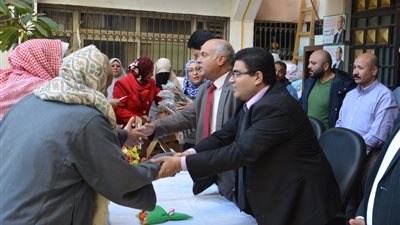 توزيع مساعدات عينية ومادية لجمعية أصدقاء مرضى الجذام ببني سويف