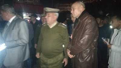 عاجل.. السيطرة على حريق ضخم في مركب عائم بالمنصورة