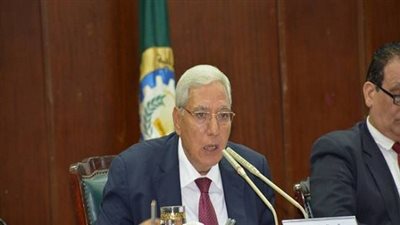 عاجل.. أول تعليق من محافظ الدقهلية على حريق ضخم في مركب المنصورة العائم