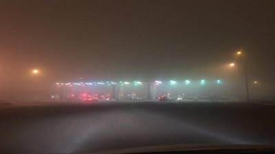 شبورة مائية كثيفة تكسو شوارع القاهرة 