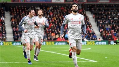 نجم الأهلي السابق: محمد صلاح فخر لكل العرب
