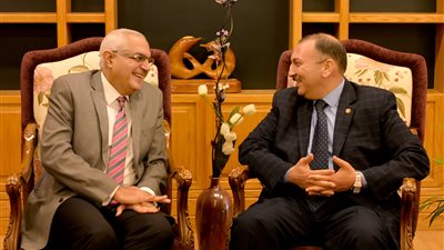 رئيس جامعة المنصورة: نتابع عن كثب شكاوى المواطنين  