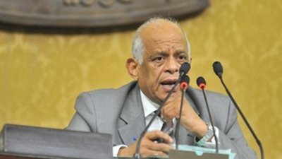 البرلمان يوافق على المادة الخاصة بتعريف المحال العامة واشتراطات الترخيص