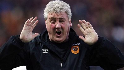 ستيف بروس.. مدرب الأهلي المحتمل لم يظهر سوى مع أندية القاع في البريميرليج