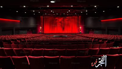 ممثل سوري يخرج عارياً على المسرح ضمن فعاليات مهرجان 