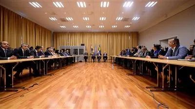 تبادل قوائم بأكثر من 15 ألف أسير بين وفدي الشرعية اليمنية والحوثيين