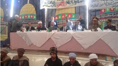 أمن قنا ينجح في إتمام الصلح بين عائلتين بقرية الرزقة وإنهاء النزاع بينهما