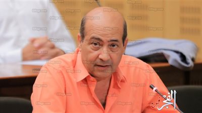 طارق الشناوي يكتب: الخشبة التى فى عينه!!