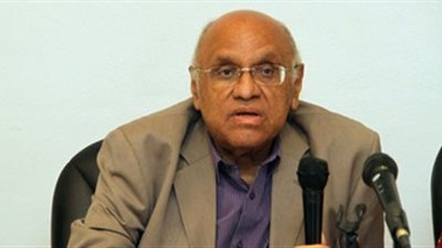 يوسف القعيد: 