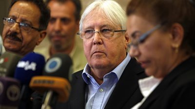 جريفيث يجتمع مع رئيسي وفد الحكومة في اليمن والحوثيين