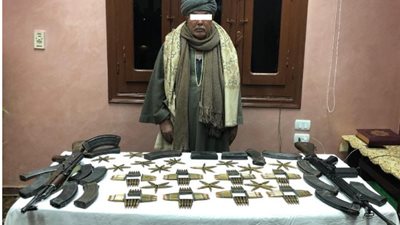 ضبط مزارع وبحوزته أسلحة نارية وذخائر بدون ترخيص في سوهاج