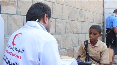 الهلال الأحمر الإماراتي يدشن حملة صحية لطلبة المدارس في الساحل الغربي