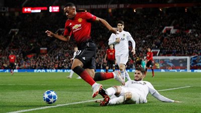 في يوم المفاجئات | اليوفي يخسر من يونج بويز.. وفالنسيا يتغلب على مان يونايتد