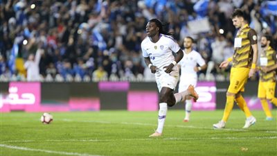 الهلال السعودي يتصدر 