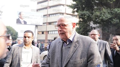 ياسر رزق وكرم جبر يصلان 'أخبار اليوم' للمشاركة في عزاء 'إبراهيم سعدة' (صور)