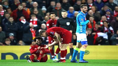 لقطة إنسانية.. محمد صلاح يلبي دعوة مشجع كفيف (فيديو)