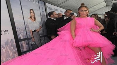 10 إطلالات مختلفة لجينفر لوبيز في حفلات افتتاح فيلمها الجديد 