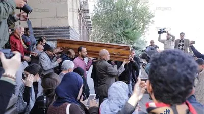 تشييع جثمان الكاتب الراحل إبراهيم سعدة لمثواه الأخير (صور)