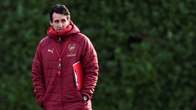 إيمري يأمل في تدعيم خط دفاع آرسنال 