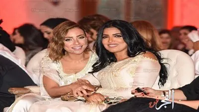 الديفا سميرة سعيد وريم البارودي وعبدالله بالخير في عرض أزياء للقفطان المغربي بدبي (صور)