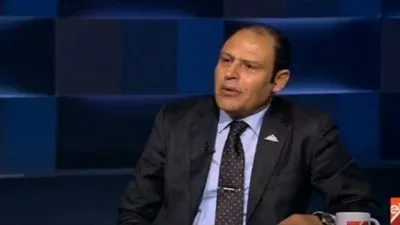 برلماني يطالب برفع الدعم عن من يتخطى راتبه 5 آلاف جنيه 