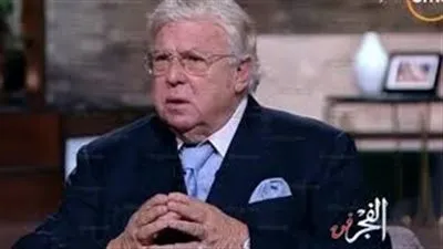 أبكى زوجته ثم قبل قدميها.. أسرار لا تعرفها عن حسن كامي